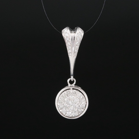 18K Gold Diamond Cluster Pendant - 2.10g Total weight - Picture 1 of 4